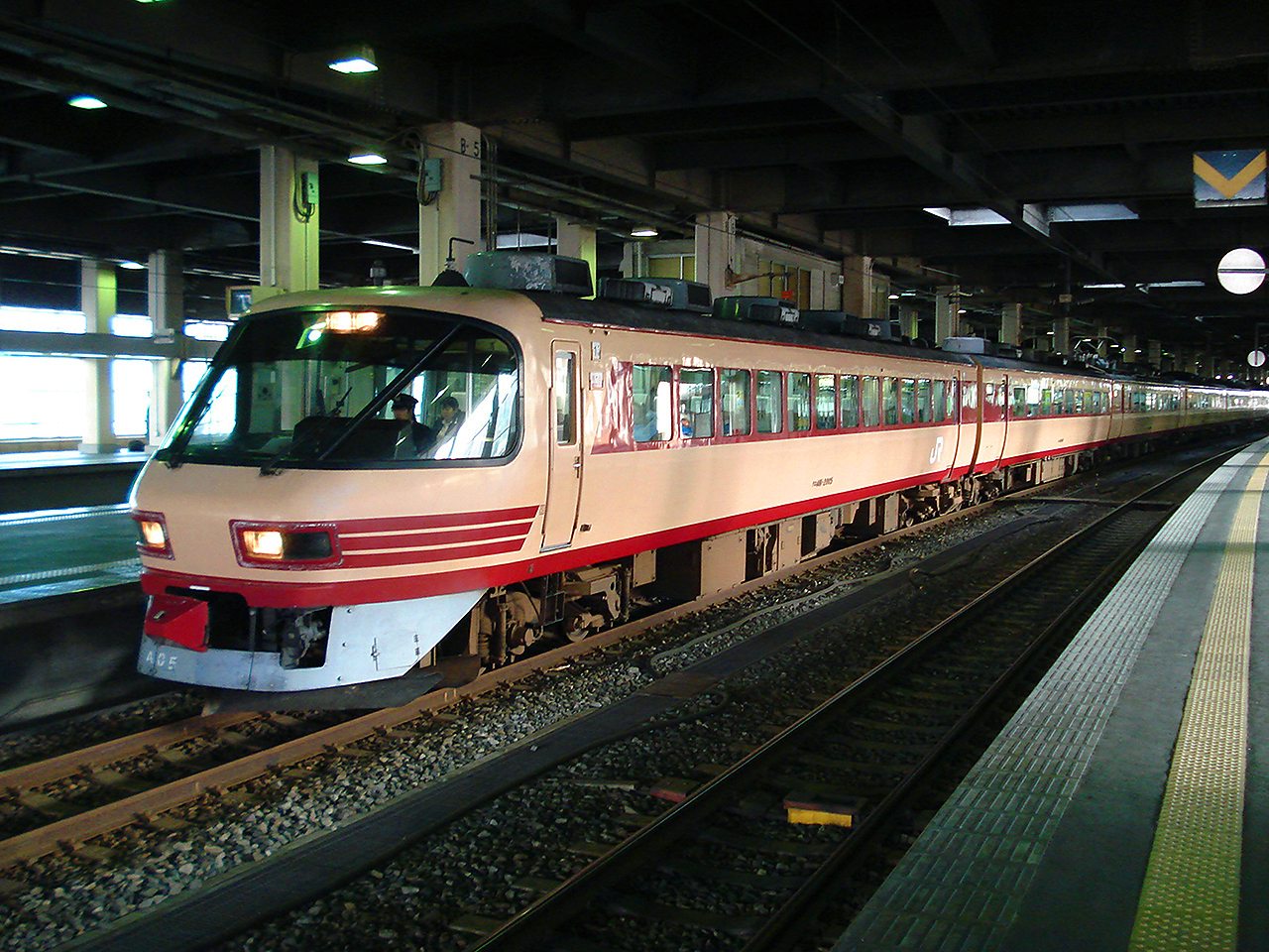 http://moritetsu.info/train/img/DSC02350ss.jpg